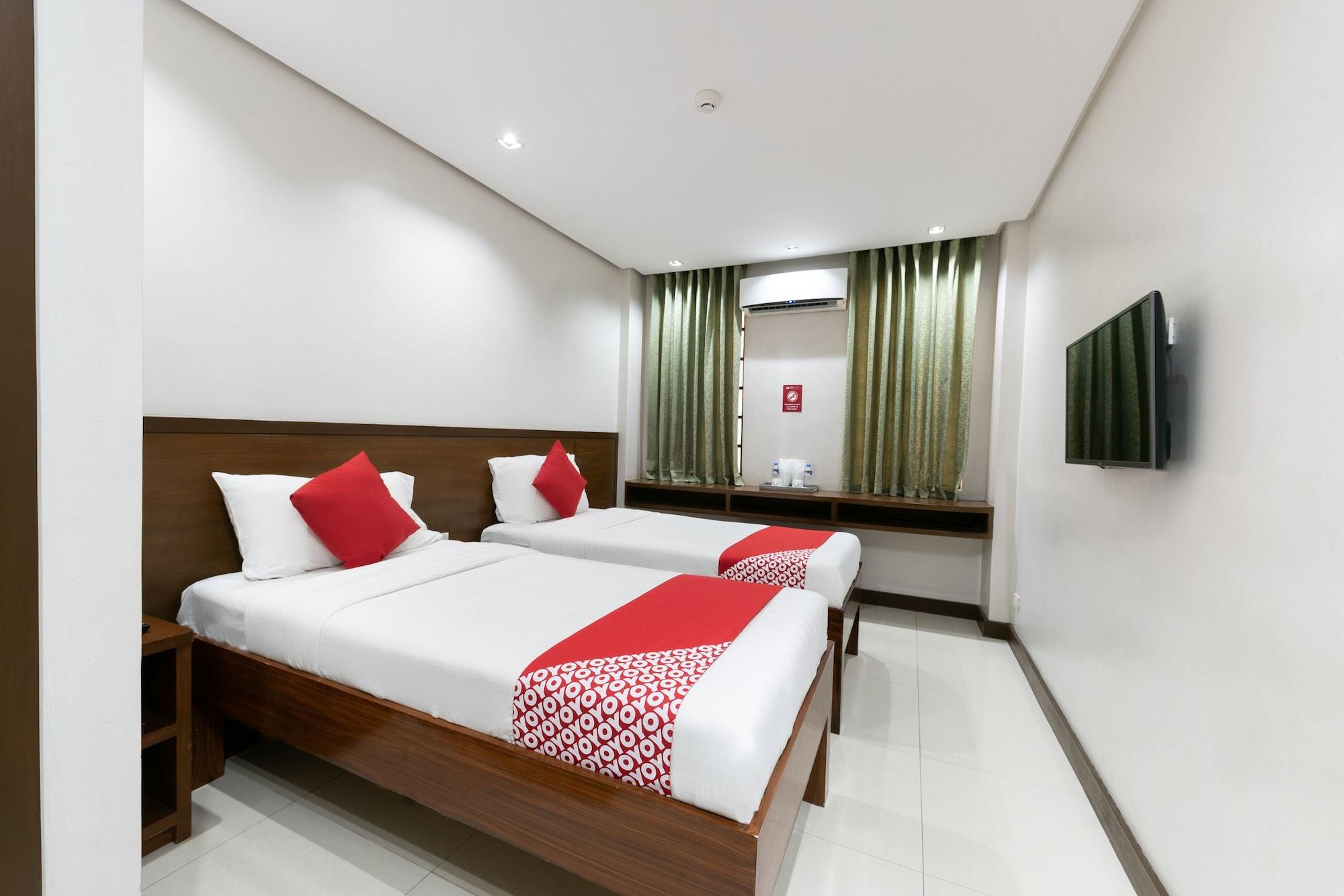West Makati Hotel Makati City Extérieur photo