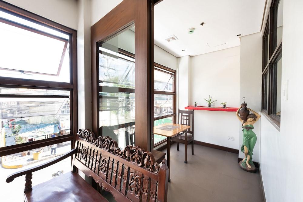 West Makati Hotel Makati City Extérieur photo