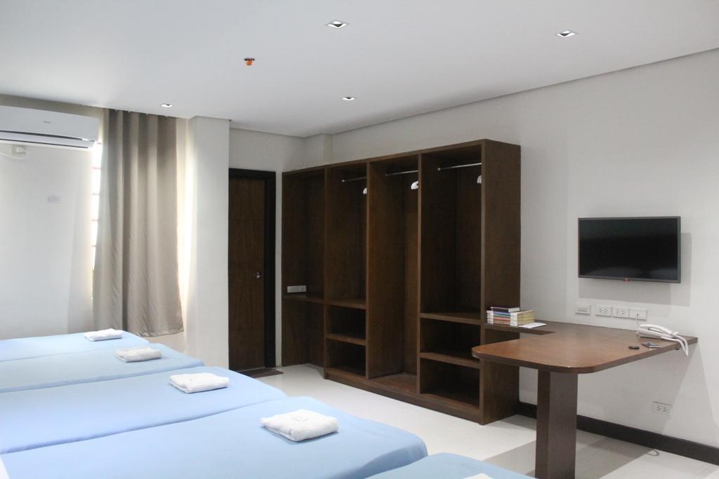 West Makati Hotel Makati City Chambre photo