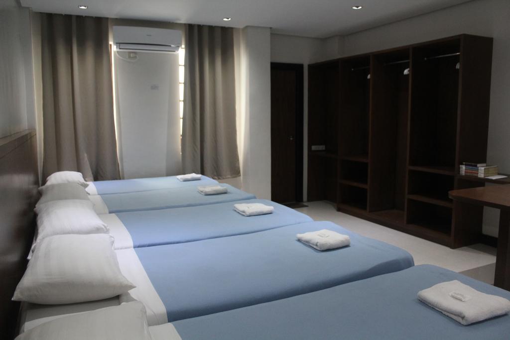 West Makati Hotel Makati City Chambre photo