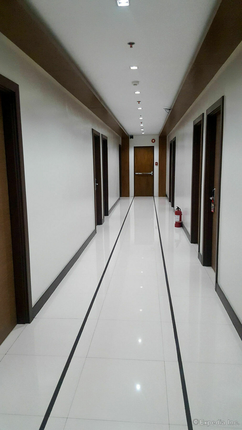 West Makati Hotel Makati City Extérieur photo