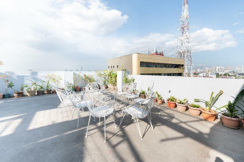 West Makati Hotel Makati City Extérieur photo