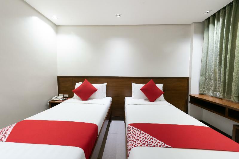 West Makati Hotel Makati City Extérieur photo